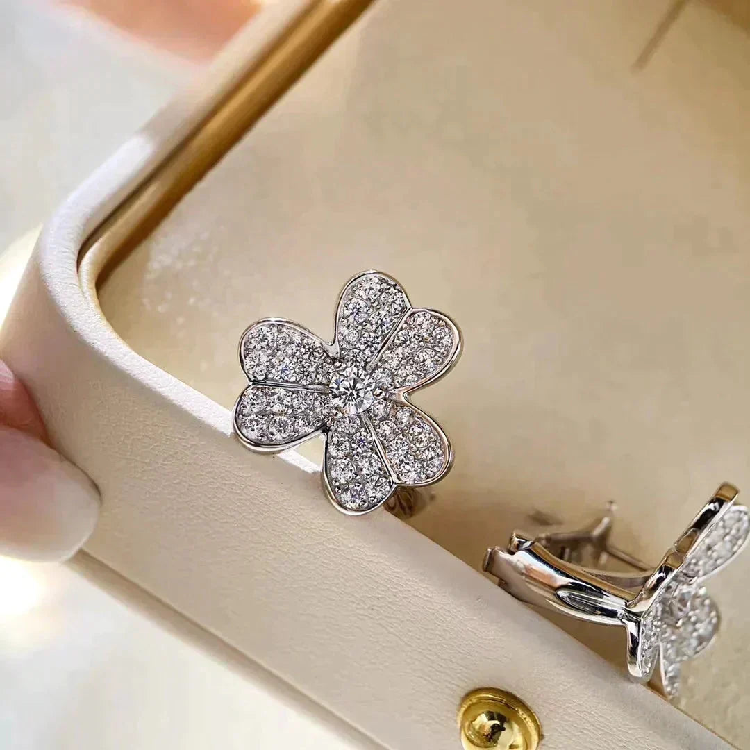 [Leaves]CLOVER COMOS DIAMOND EARRINGS SILVER