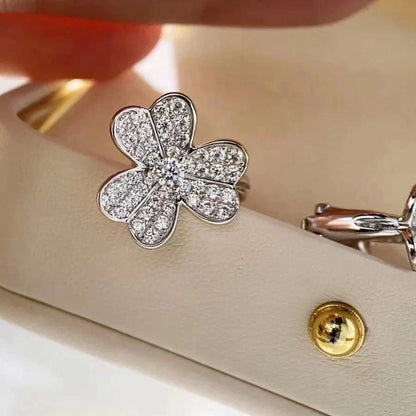 [Leaves]CLOVER COMOS DIAMOND EARRINGS SILVER