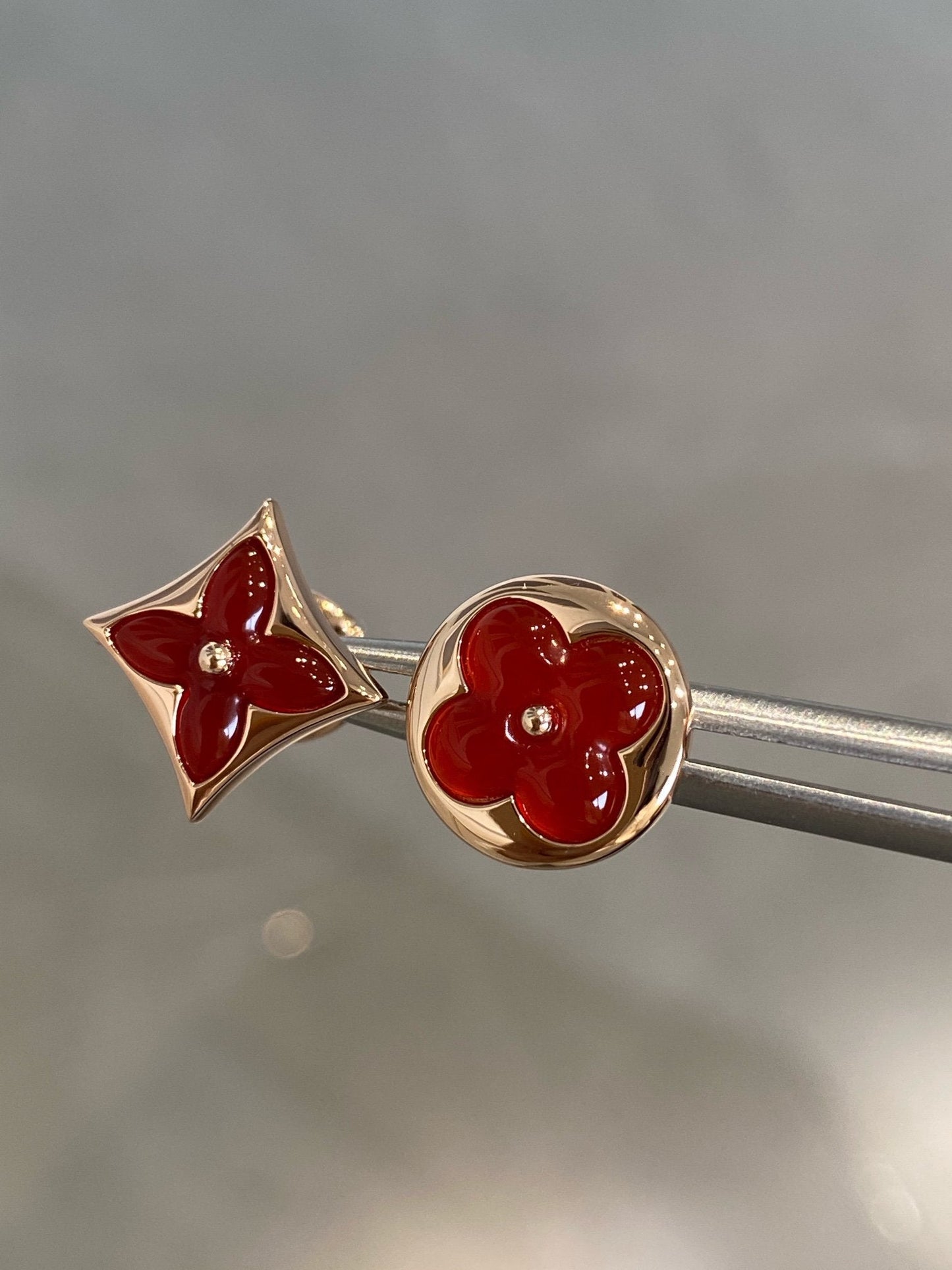 [Leaves]STAR AND SUN ROSE GOLD CARNELIAN STUD EARRINGS