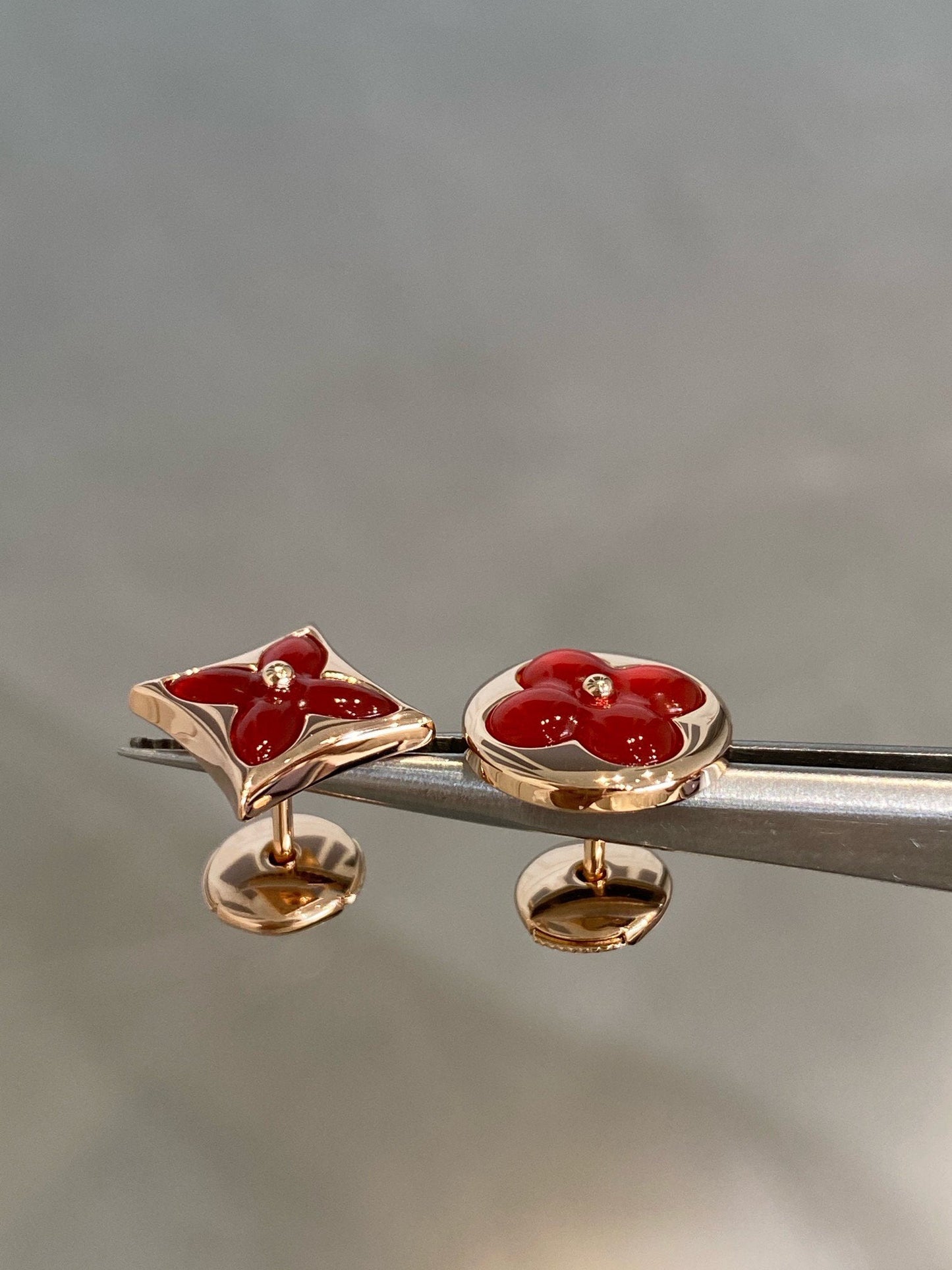 [Leaves]STAR AND SUN ROSE GOLD CARNELIAN STUD EARRINGS