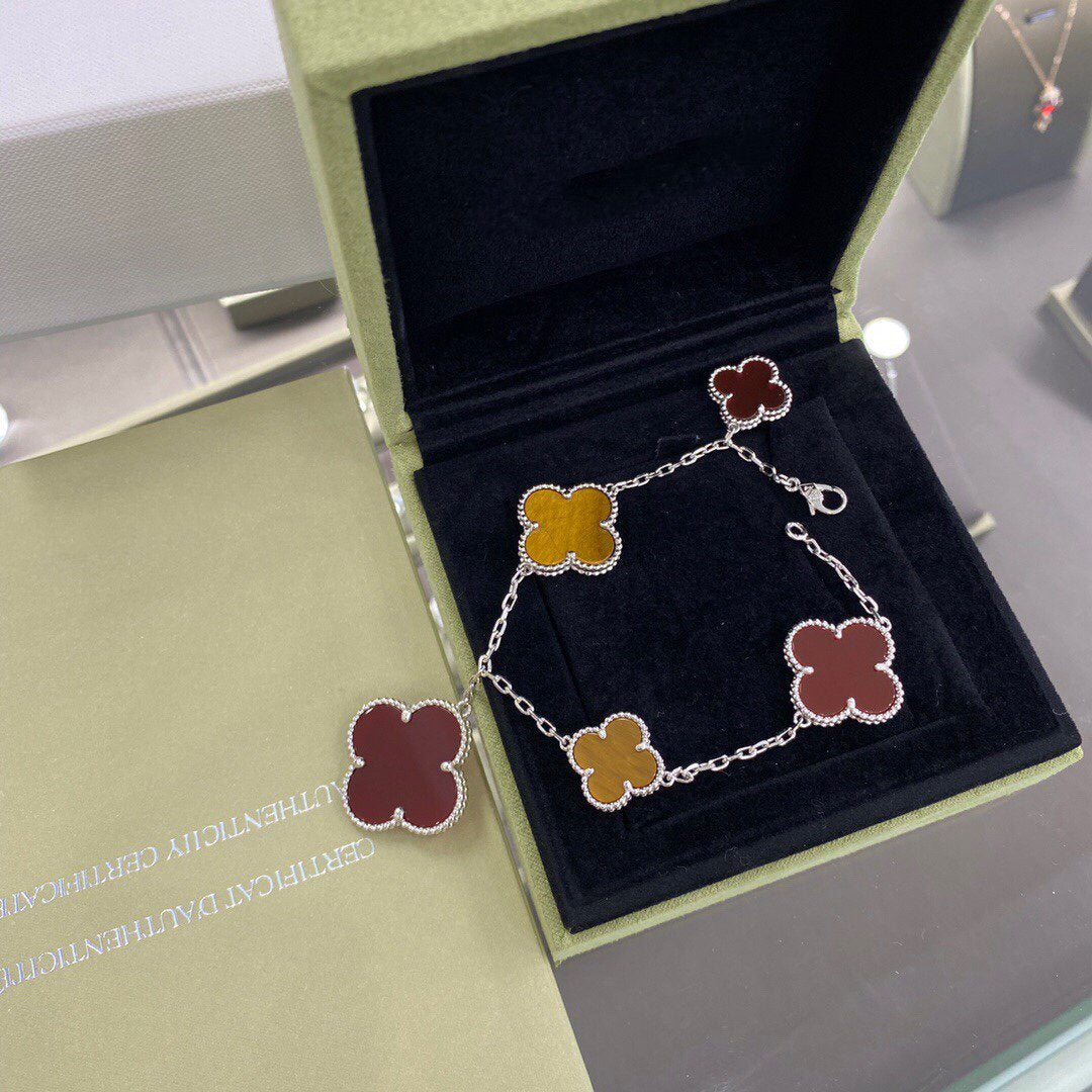 [Leaves]CLOVER 5 MOTIFS SIVLER CARNELIAN TIGER EYE BRACELET