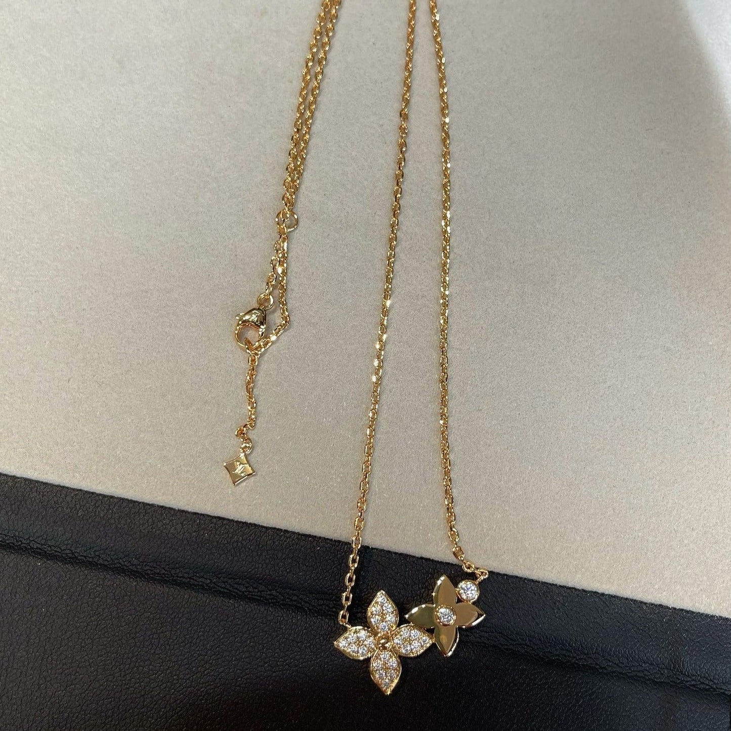 [Leaves]STAR BLOSSOM NECKLACE ROSE GOLD DIAMONDS