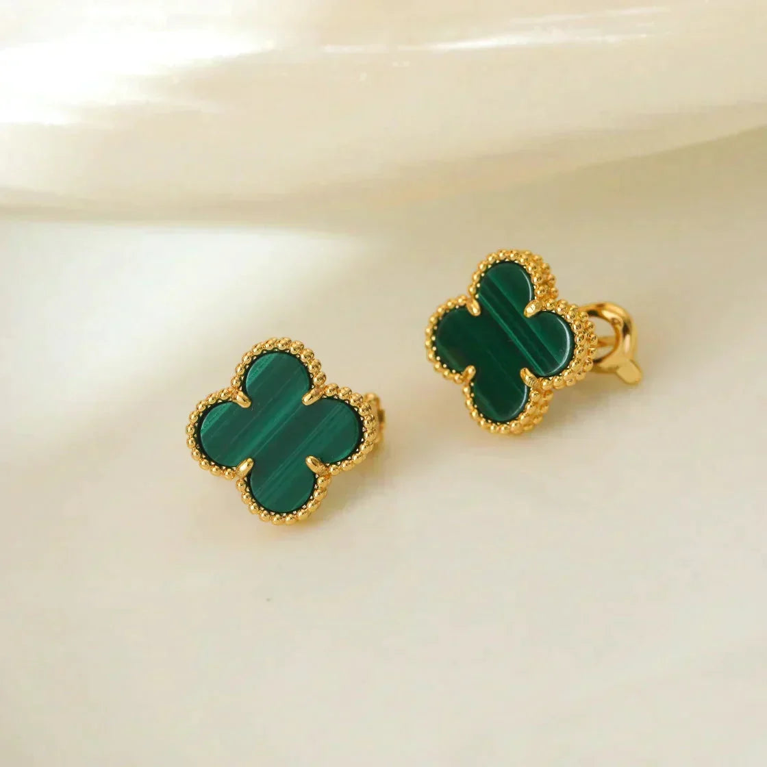 [Leaves]CLOVER MEDIUM 1 MOTIFS MALACHITE  EARRINGS
