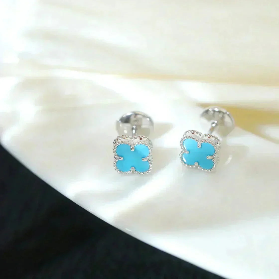 [Leaves]CLOVER MINI 9.5MM ONYX STUD EARRINGS SILVER