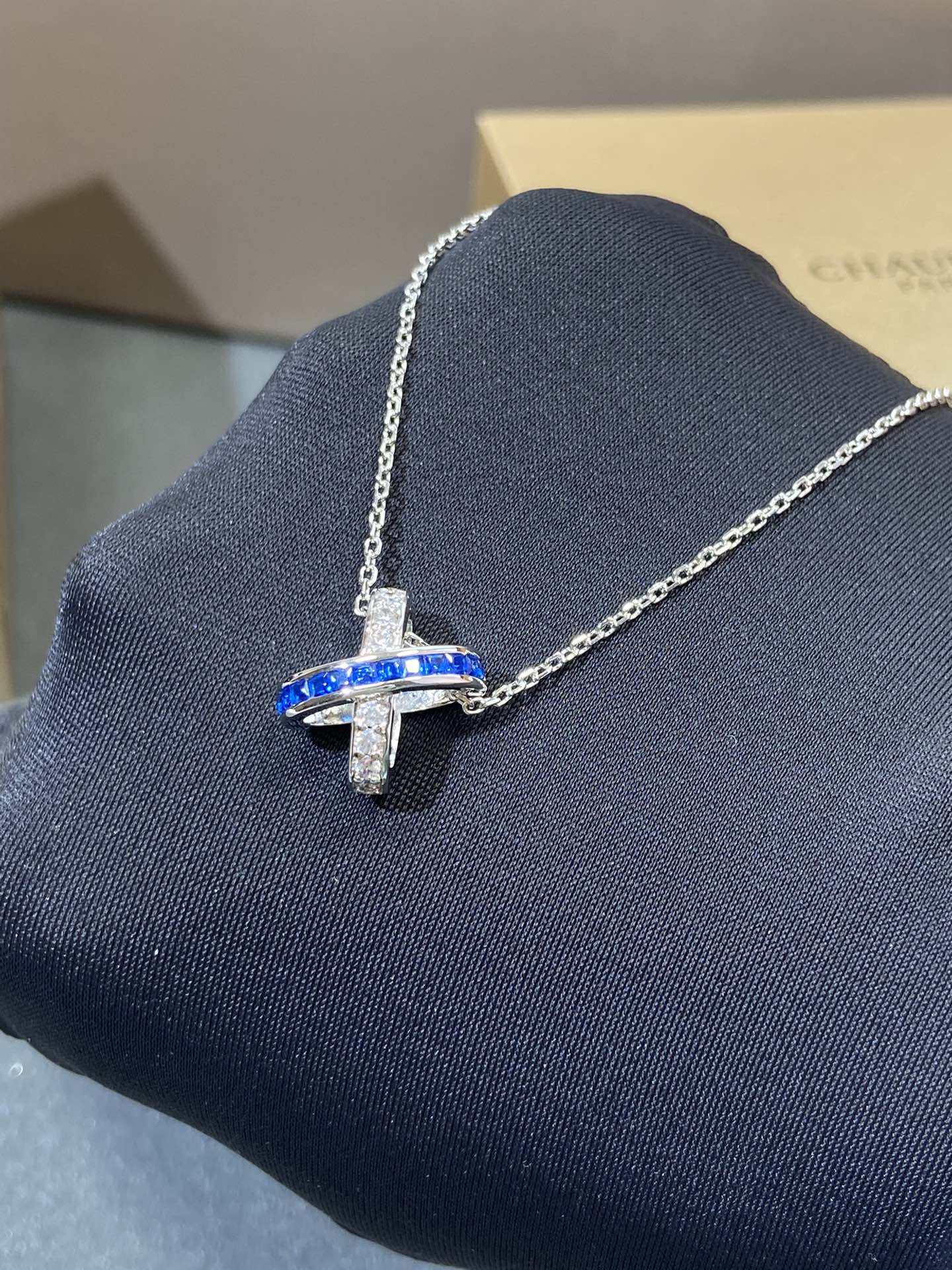[Leaves]LIENS DIAMOND SILVER NECKLACE