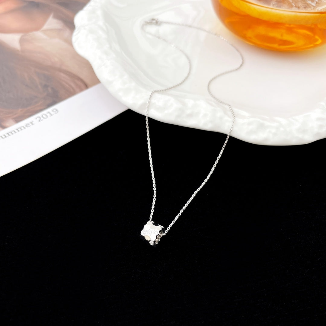 [Leaves]BEE MINI PEDANT DIAMOND NECKLACE