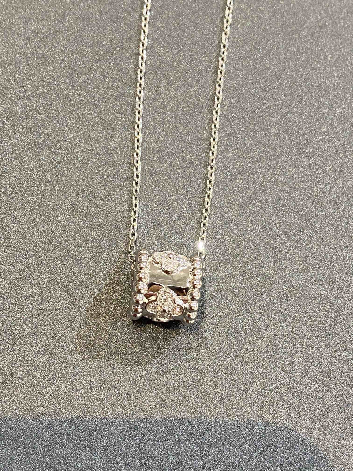 [Leaves]PERLEE PEDANT SIVLER DIAMOND NECKLACE