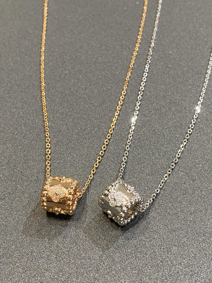[Leaves]PERLEE PEDANT SIVLER DIAMOND NECKLACE