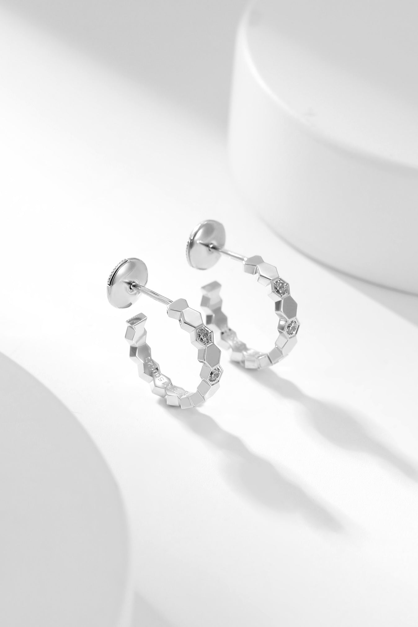 [Leaves]BEE LOVE DIAMOND HOOP EARRINGS