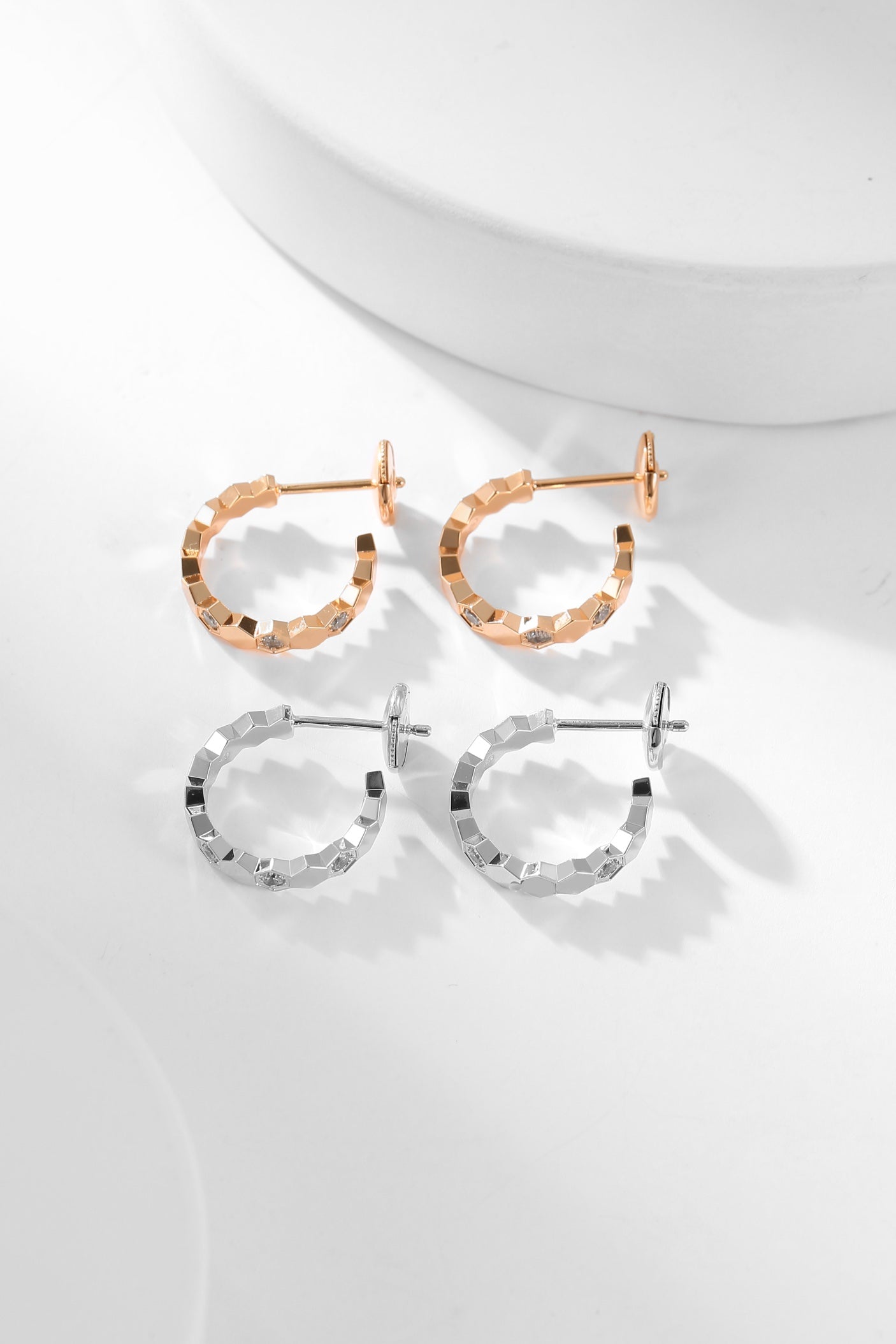 [Leaves]BEE LOVE DIAMOND HOOP EARRINGS