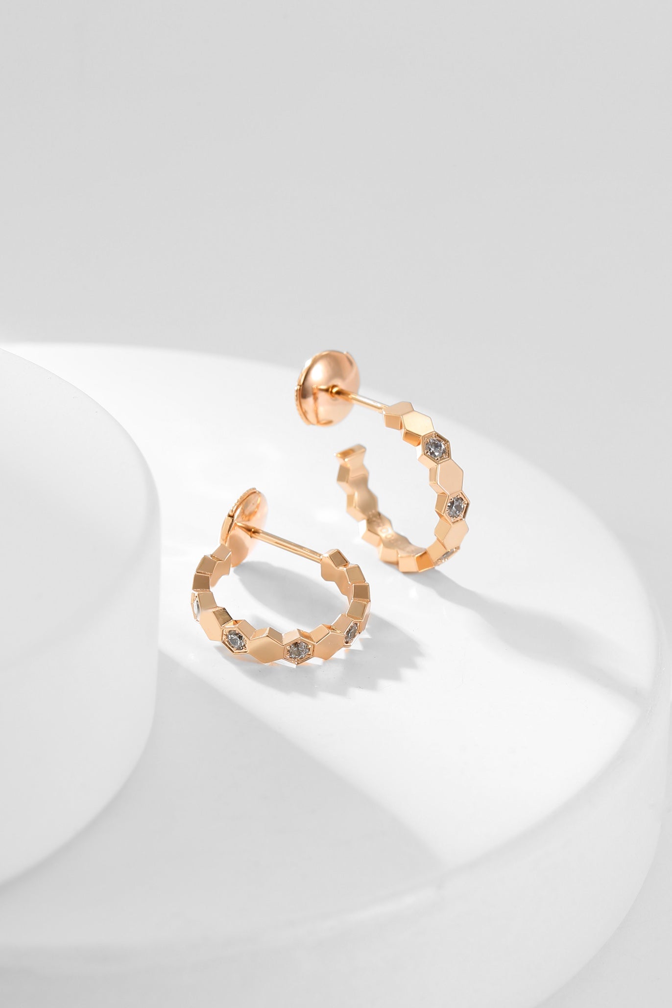 [Leaves]BEE LOVE DIAMOND HOOP EARRINGS