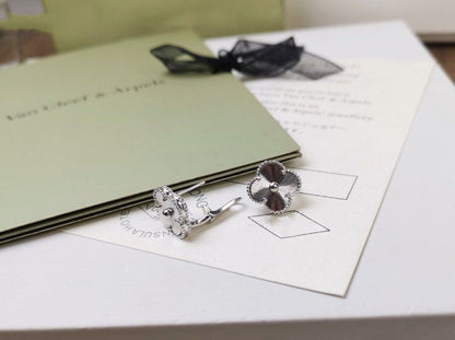 [Leaves]CLOVER MEDIUM STUD EARRINGS