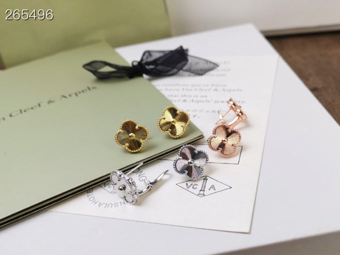 [Leaves]CLOVER MEDIUM STUD EARRINGS