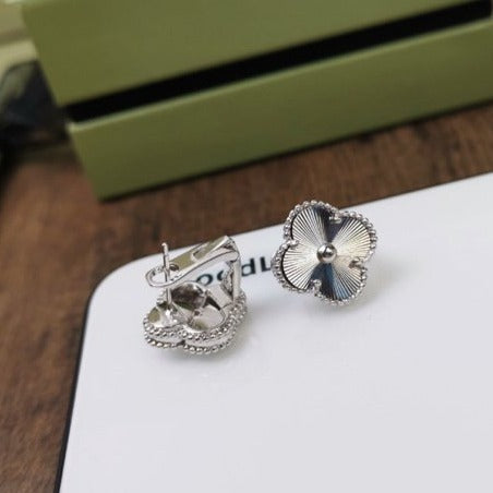 [Leaves]CLOVER MEDIUM STUD EARRINGS