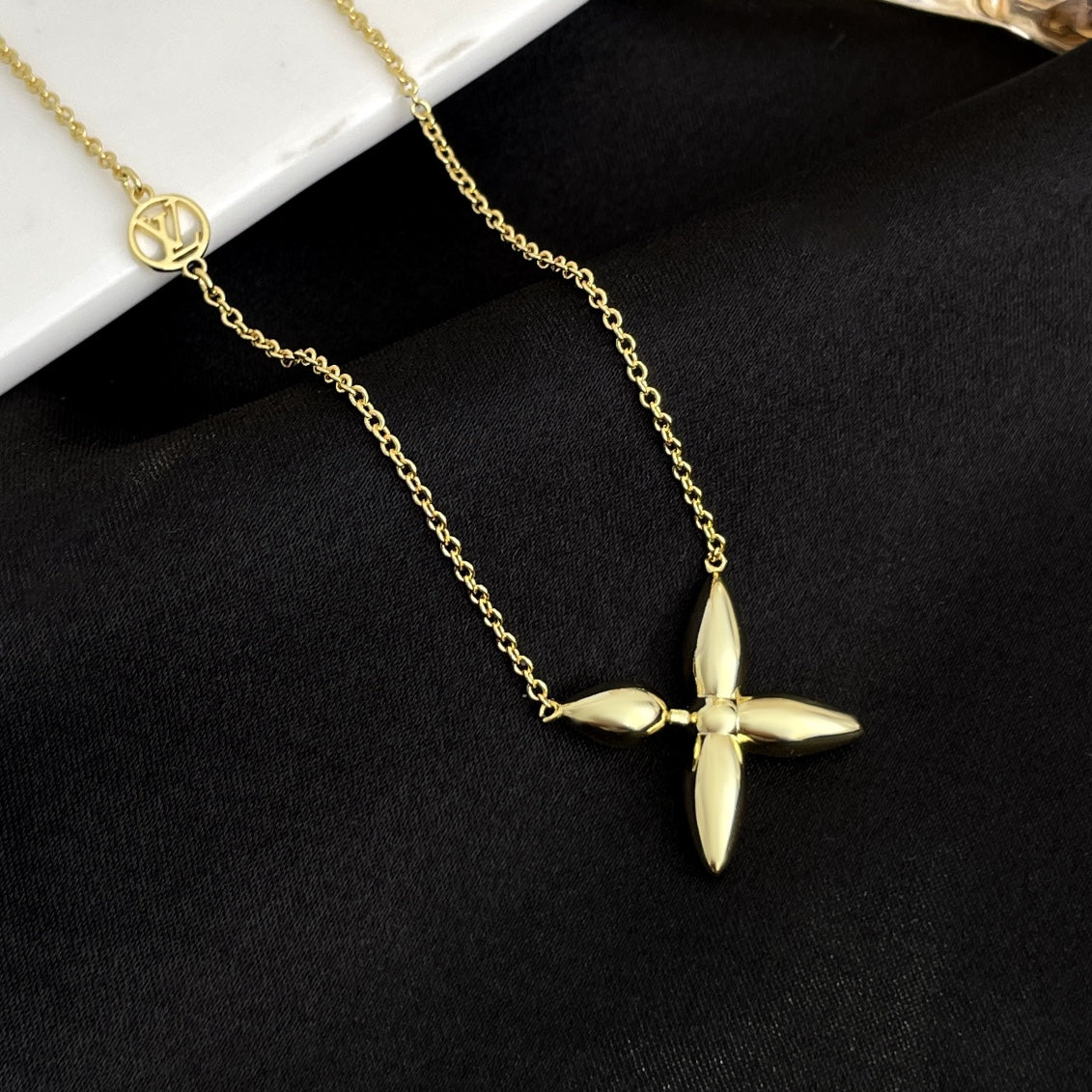 [Leaves]LOUISETTE GOLD NECKLACE