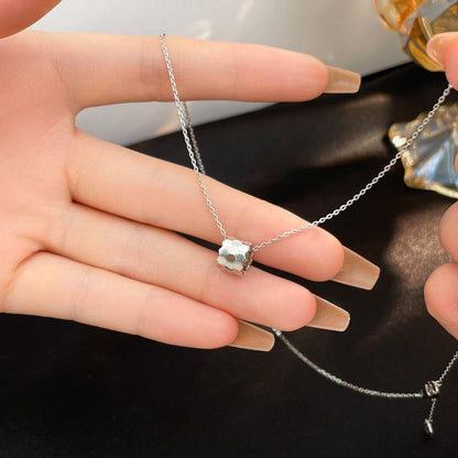 [Leaves]BEE MINI NECKLACE
