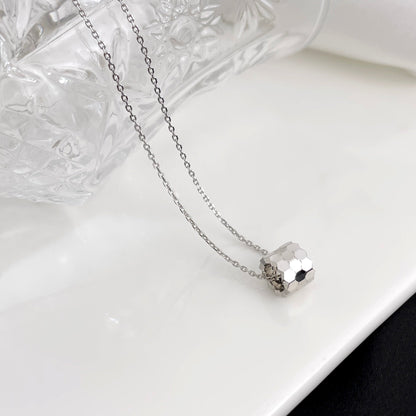 [Leaves]BEE MINI NECKLACE