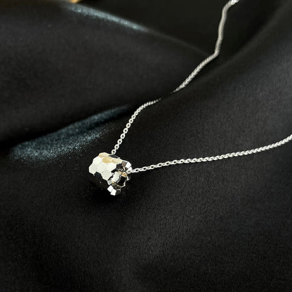 [Leaves]BEE MINI NECKLACE