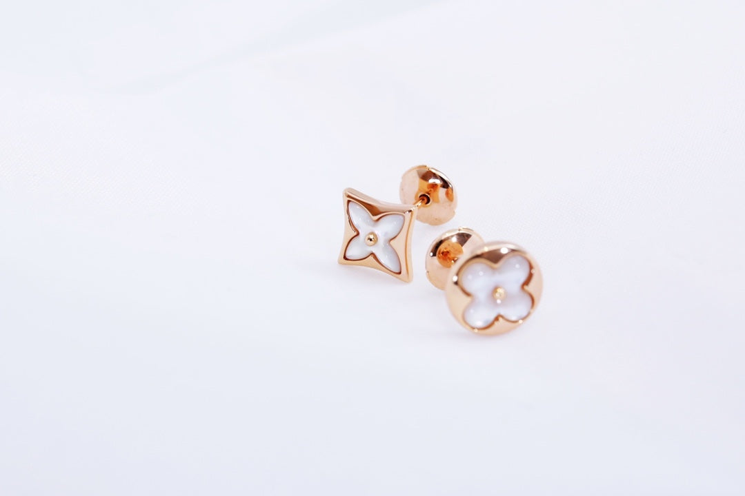 [Leaves]STAR AND SUN ROSE GOLD MOP STUD EARRINGS