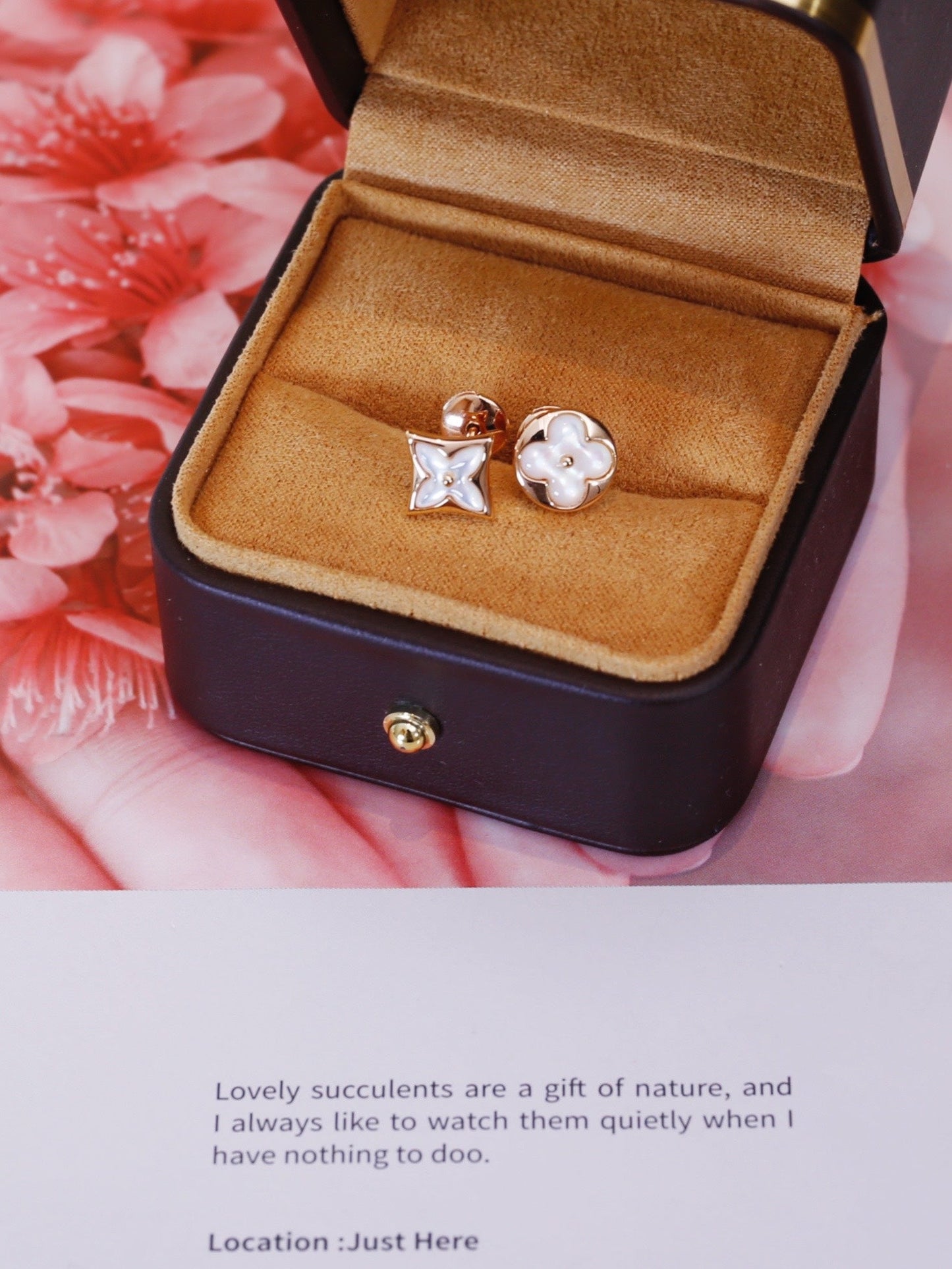 [Leaves]STAR AND SUN ROSE GOLD MOP STUD EARRINGS