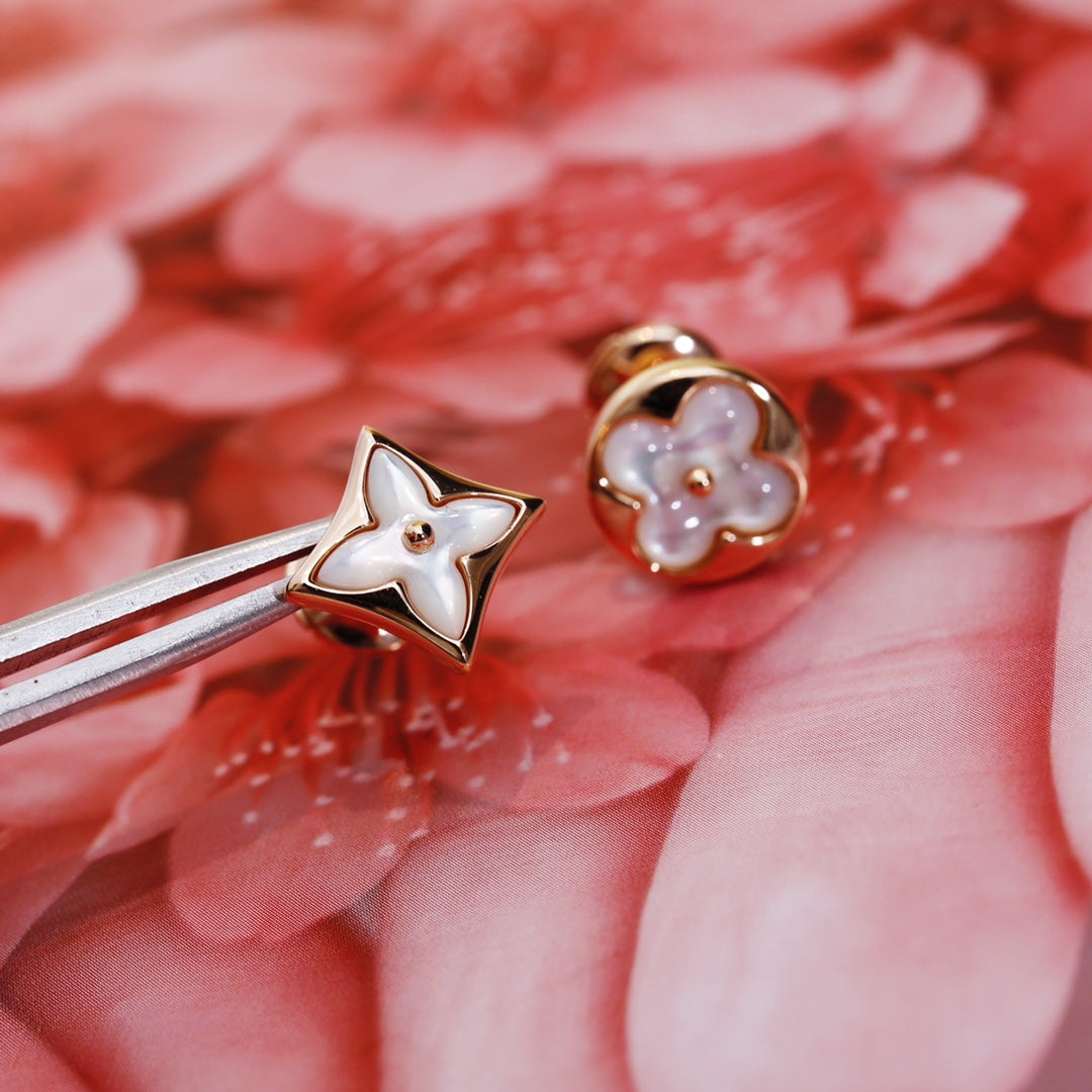 [Leaves]STAR AND SUN ROSE GOLD MOP STUD EARRINGS
