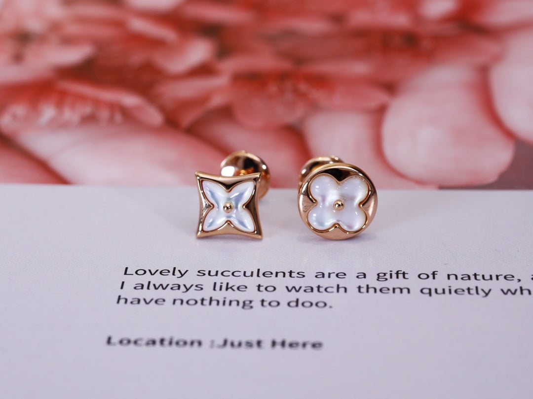 [Leaves]STAR AND SUN ROSE GOLD MOP STUD EARRINGS