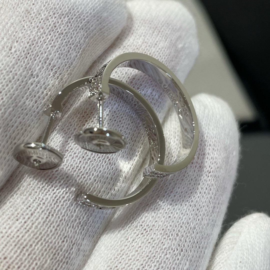 [Leaves]LOVE DIAMOND SILVER HOOP EARRINGS