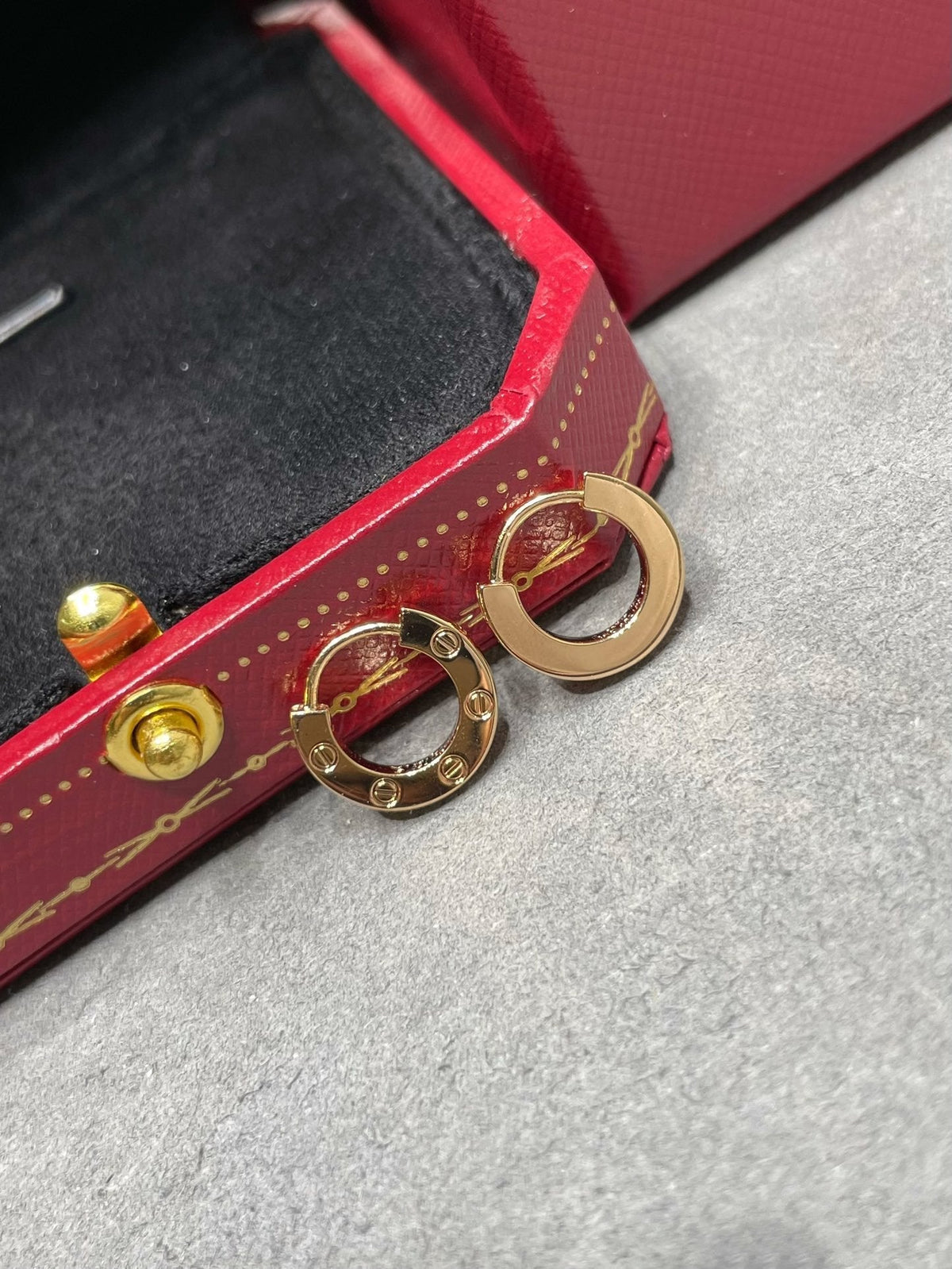 [Leaves]LOVE MINI EARRINGS