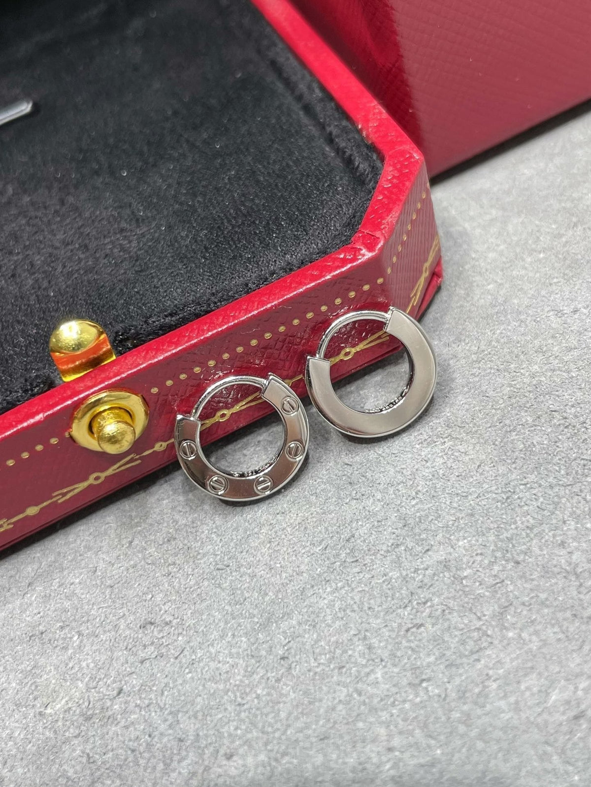 [Leaves]LOVE MINI EARRINGS