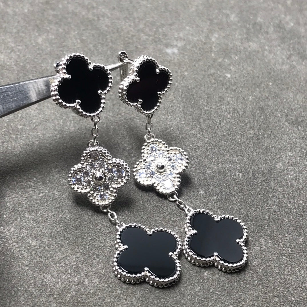 [Leaves]CLOVER 3 MOTIF DIAMOND ONYX SILVER EARRINGS