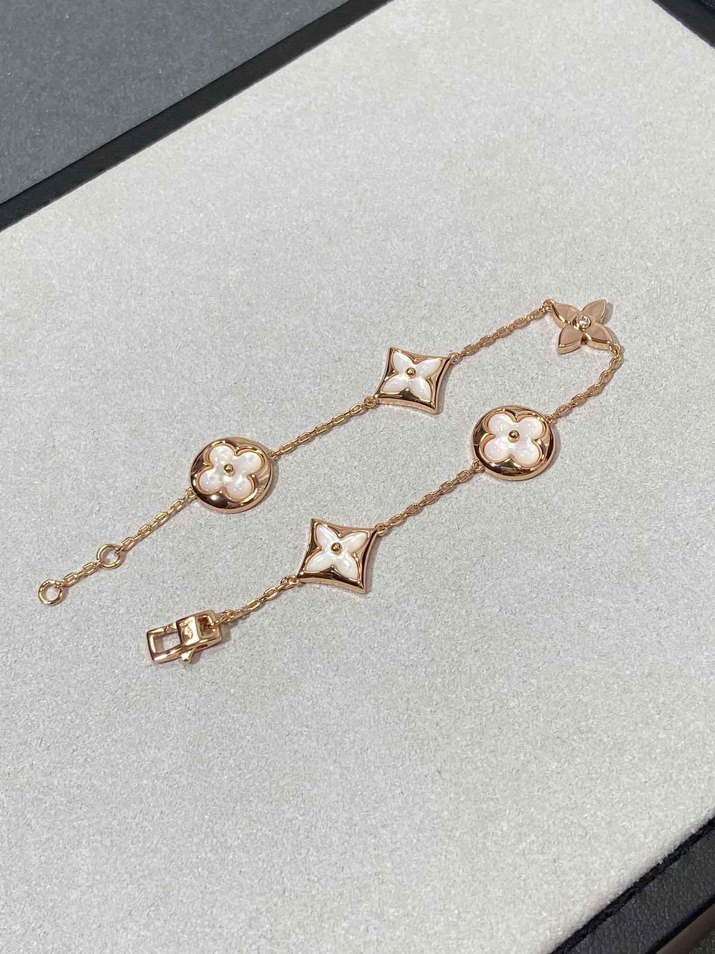 [Leaves]STAR AND SUN 5 MOTIF MOP ROSE GOLD BRACELET