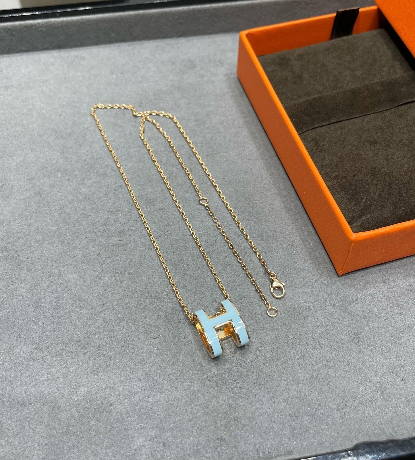 [Leaves]POP H SKY BLUE NECKLACE