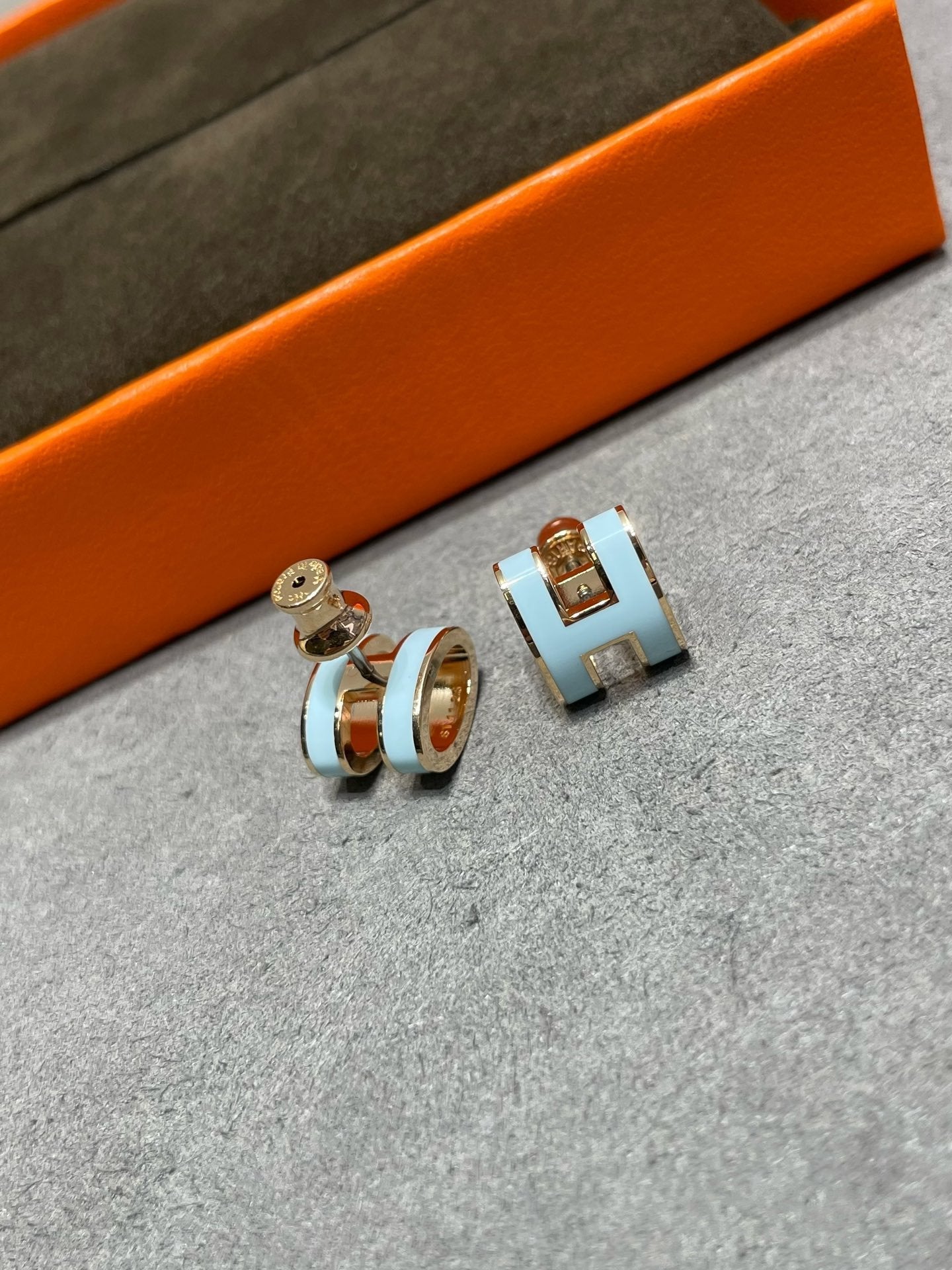 [Leaves]POP H SKY BLUE STUD EARRINGS