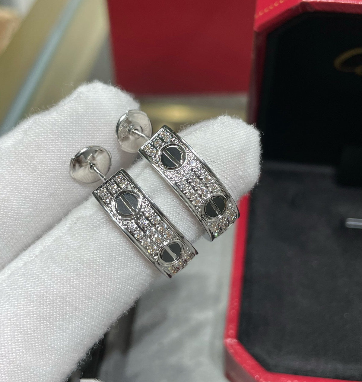 [Leaves]LOVE CERAMIC DIAMOND PAVED SILVER EARRINGS