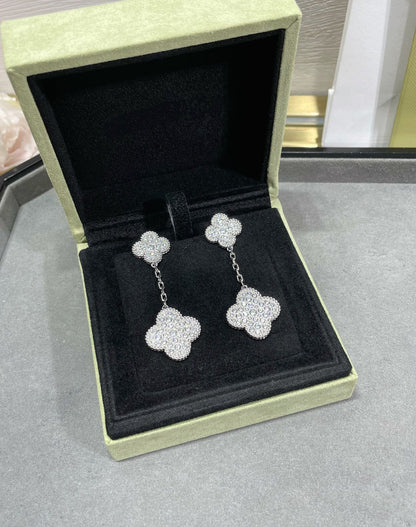 [Leaves]CLOVER 2 MOTIFS DIAMOND PAVED SILVER EARRINGS