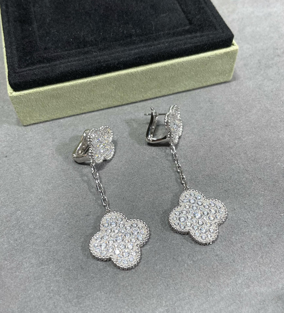 [Leaves]CLOVER 2 MOTIFS DIAMOND PAVED SILVER EARRINGS
