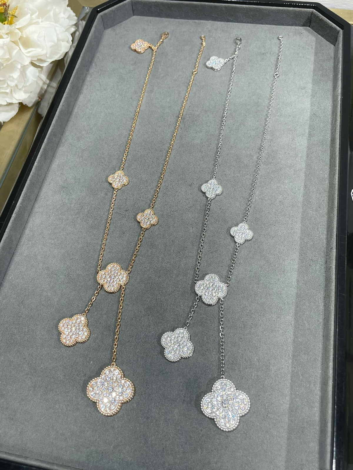[Leaves]CLOVER 6 MOTIF DIAMOND PAVED NECKLACE