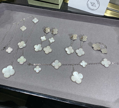 [Leaves]CLOVER 5 MOTIF WHITE MOP SILVER BRACELET
