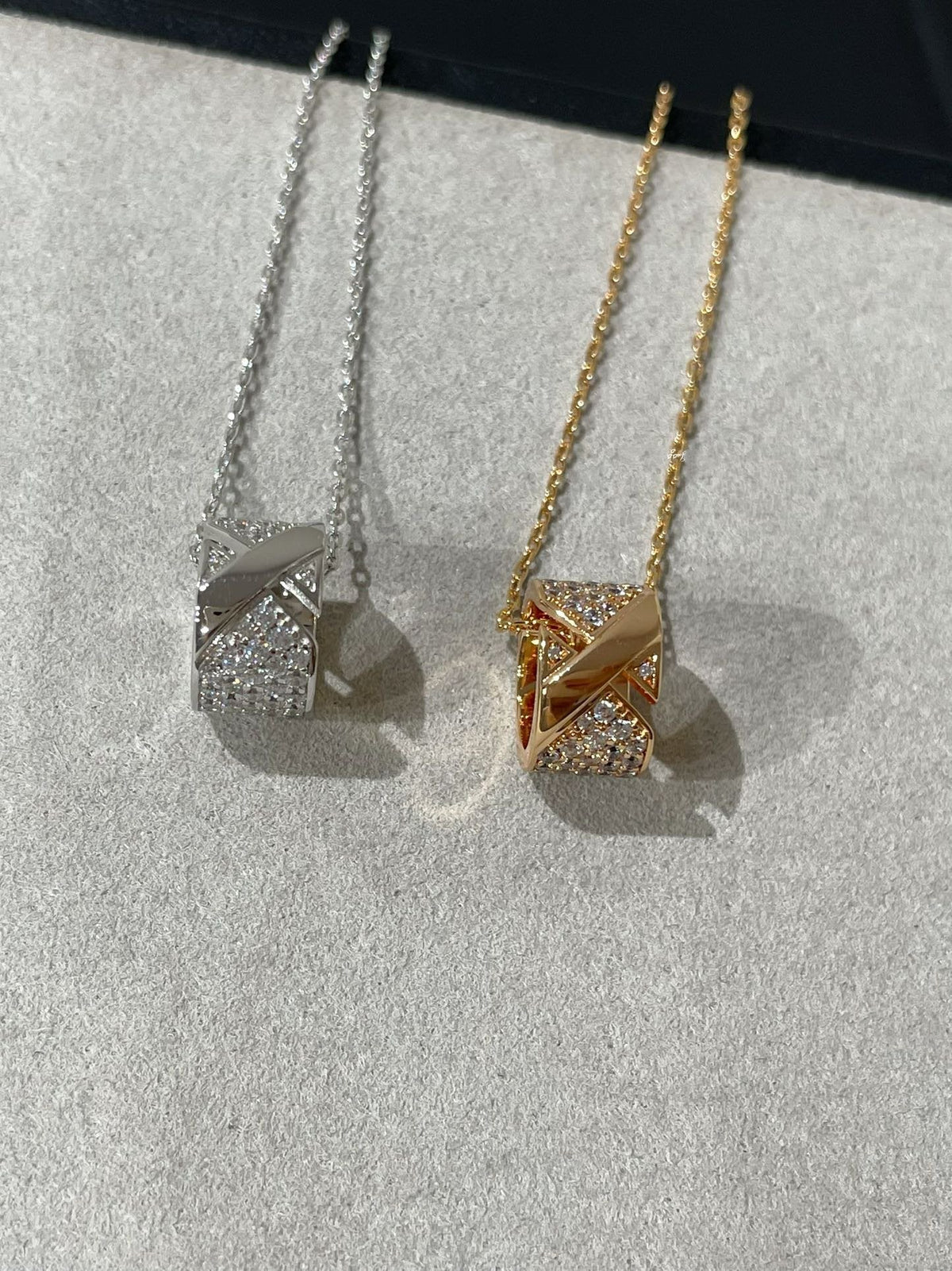 [Leaves]LIENS EVIDENCE DIAMOND PAVED NECKLACE