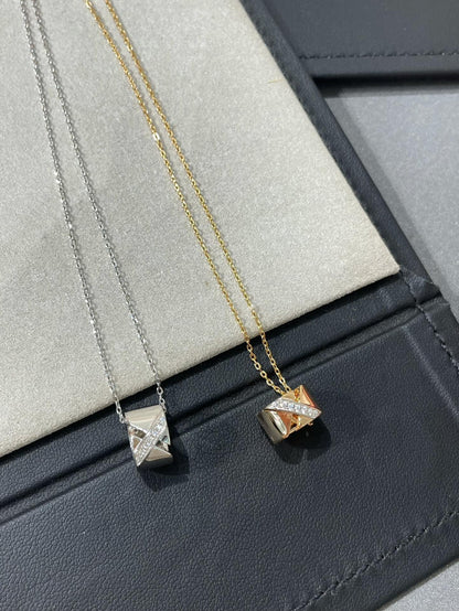 [Leaves]LIENS EVIDENCE DIAMOND NECKLACE
