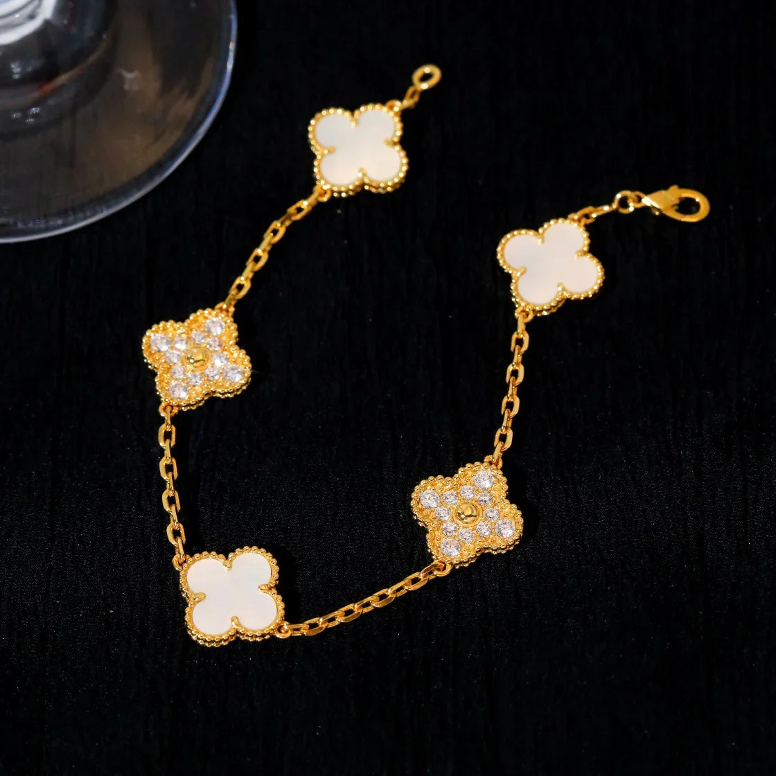 [Leaves]LUCKY CLOVER 5-MOTIF BRACELET - WHITE MOTHER-OF-PEARL COLLECTION