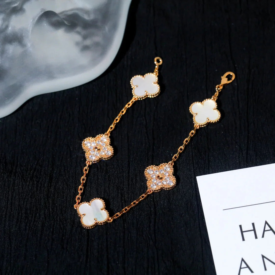 [Leaves]LUCKY CLOVER 5-MOTIF BRACELET - WHITE MOTHER-OF-PEARL COLLECTION