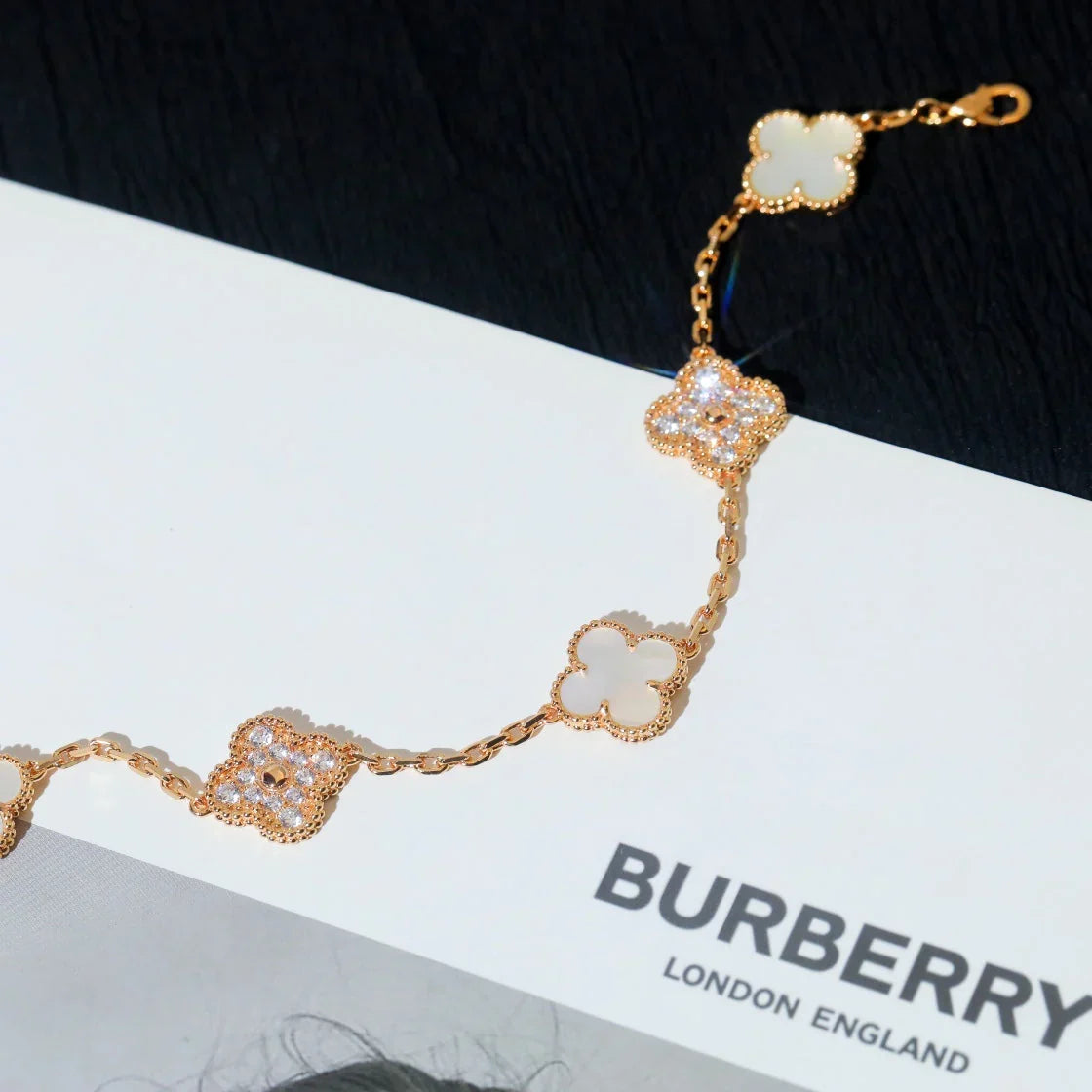 [Leaves]LUCKY CLOVER 5-MOTIF BRACELET - WHITE MOTHER-OF-PEARL COLLECTION