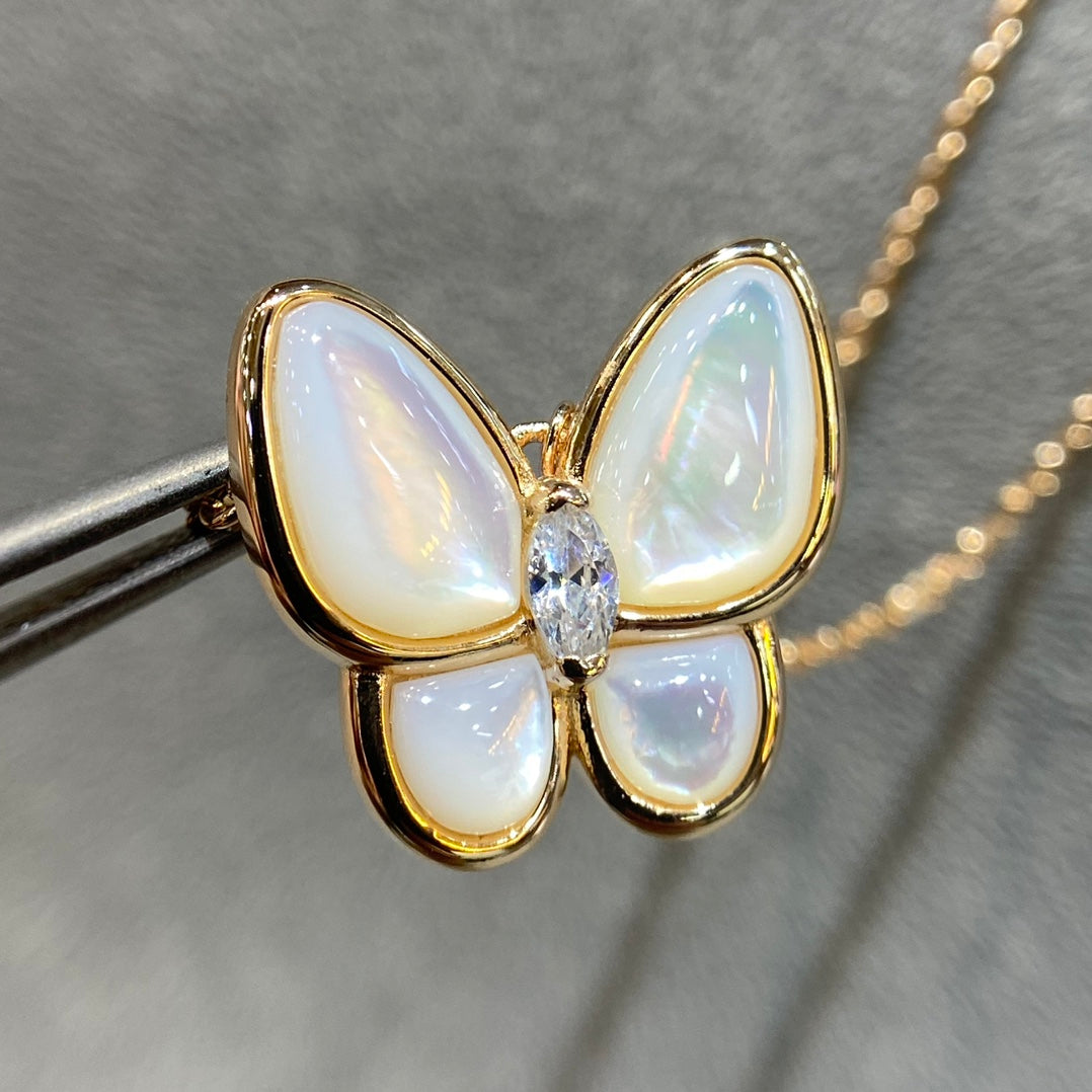 [Leaves]BUTTERFLY MOP DIAMOND NECKLACE