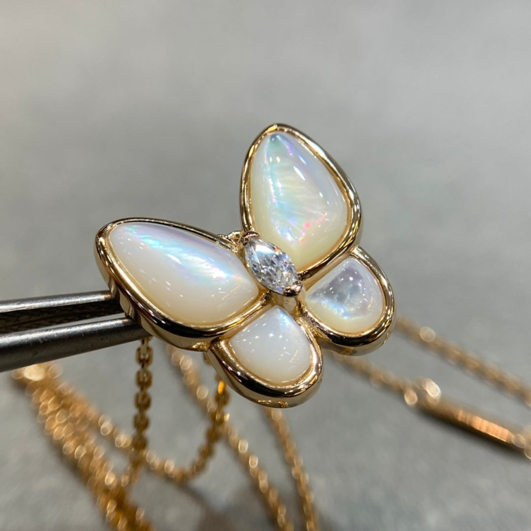 [Leaves]BUTTERFLY MOP DIAMOND NECKLACE