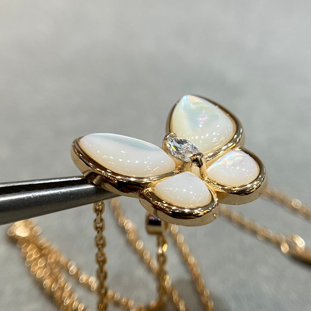 [Leaves]BUTTERFLY MOP DIAMOND NECKLACE