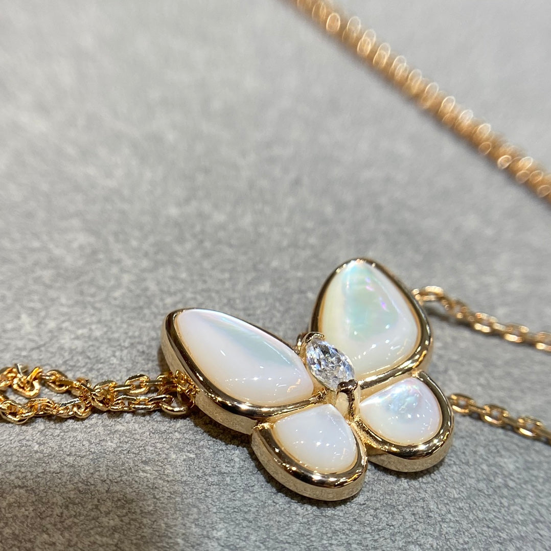 [Leaves]BUTTERFLY MOP DIAMOND NECKLACE