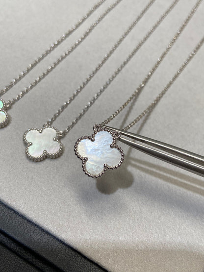 [Leaves]CLOVER MEDIUM SILVER WHITE MOP NECKLACE