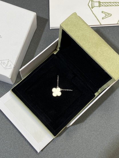 [Leaves]CLOVER MEDIUM SILVER WHITE MOP NECKLACE