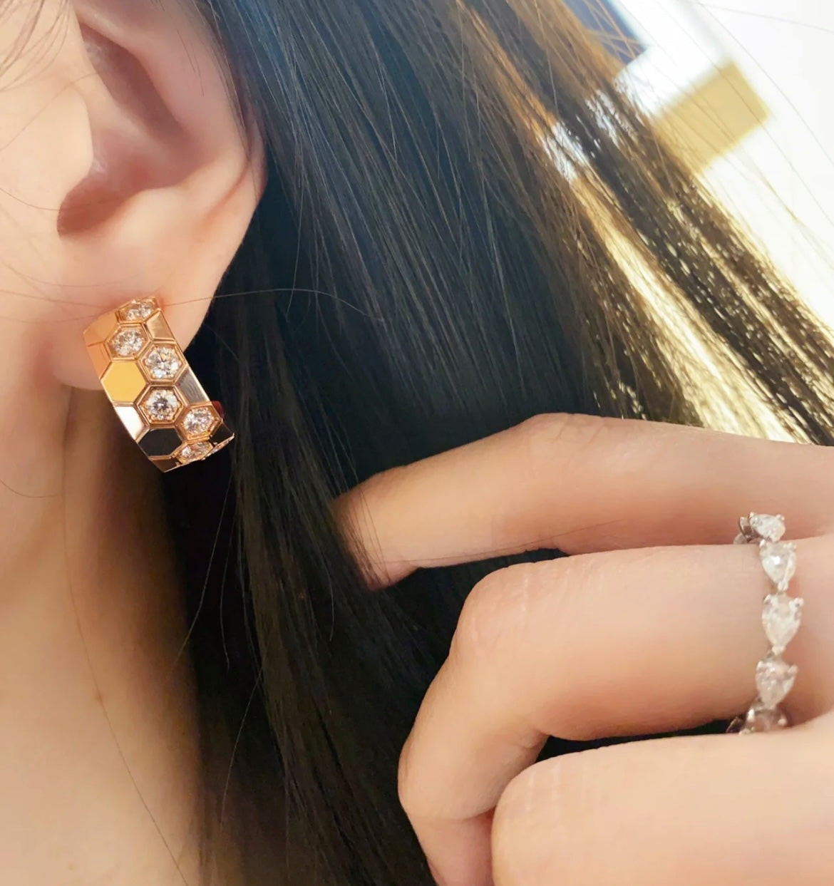 [Leaves]BEE LOVE DIAMOND HOOP EARRINGS